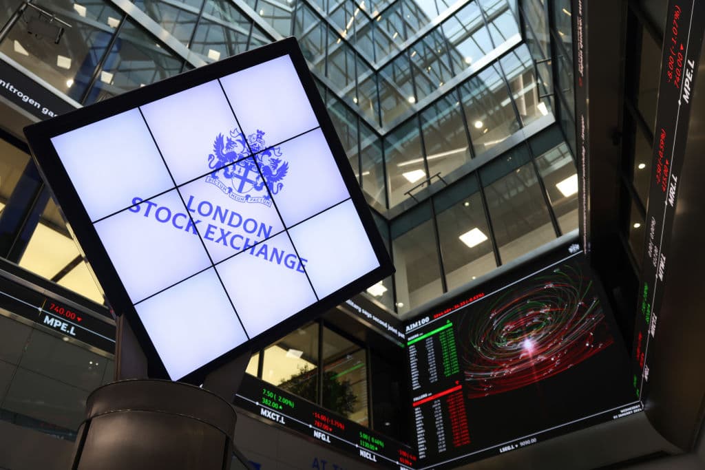 FTSE 100 Rose Despite Sharp Decline in Retail Sales